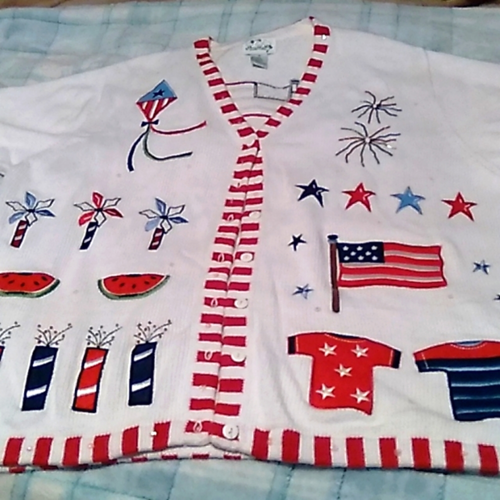 Like New! Quacker Factory Patriotic Short Sleeve Sweater with Button covers.  1X